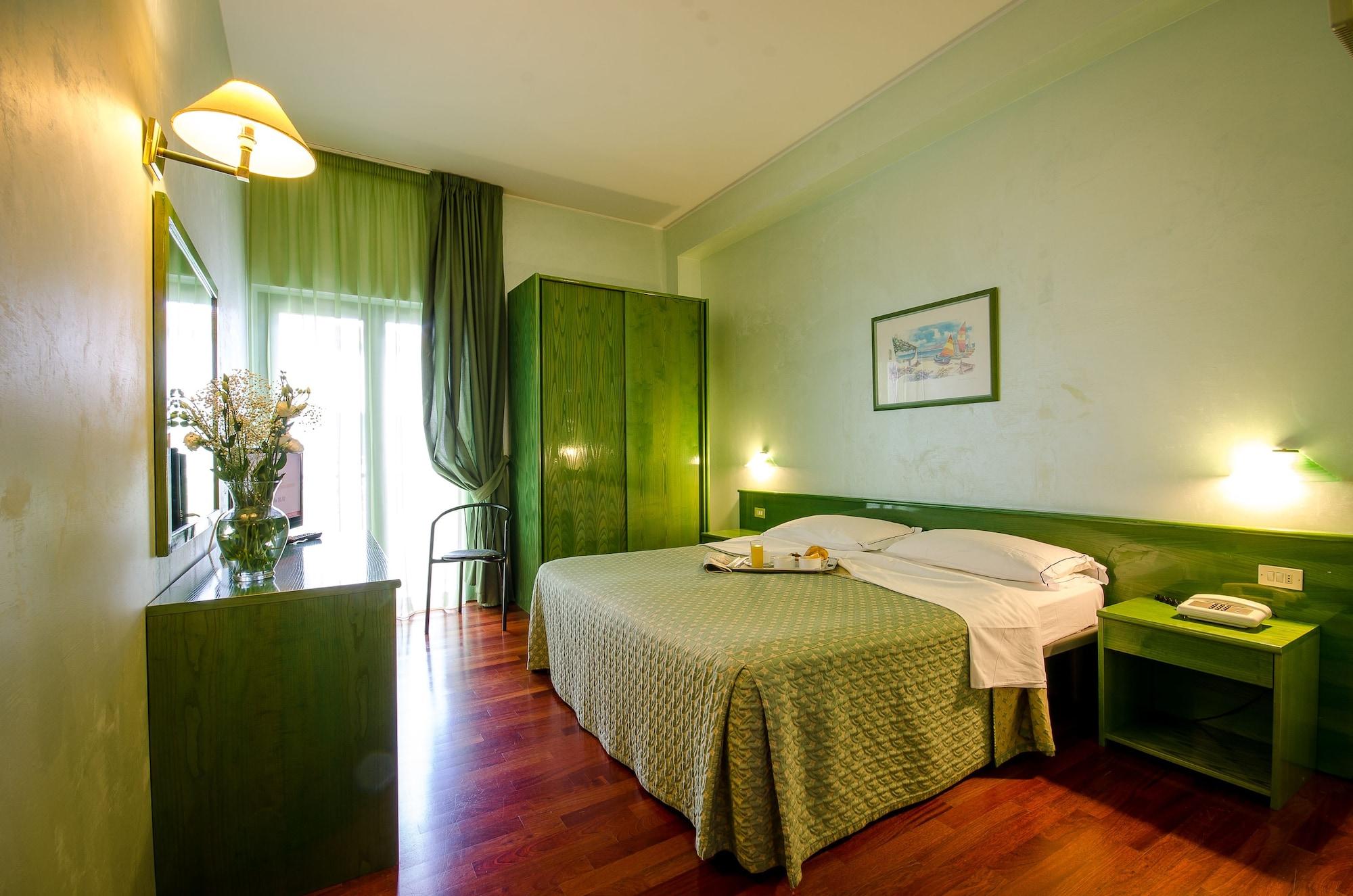 Hotel Santacroce Meeting Сульмона Экстерьер фото