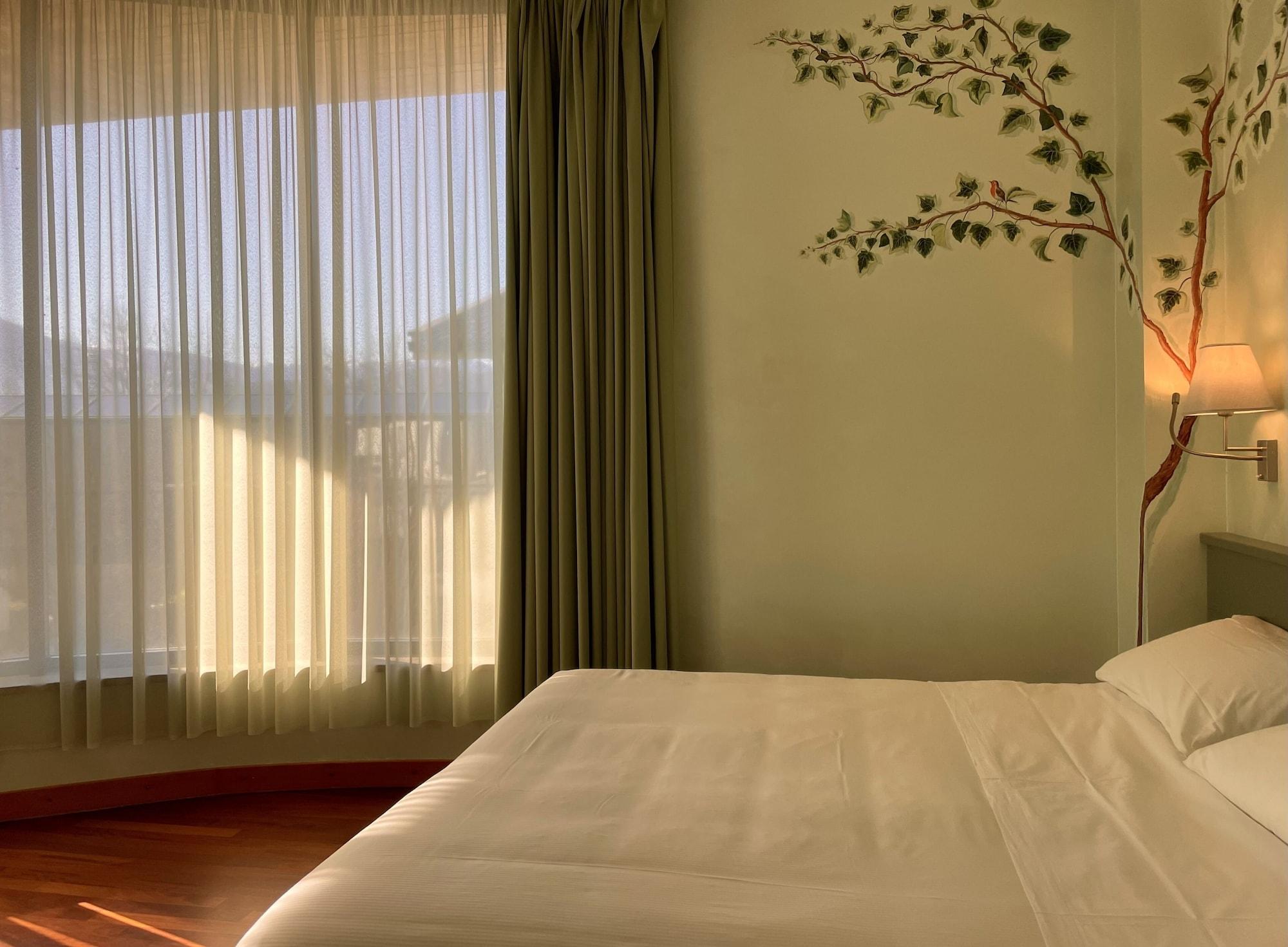 Hotel Santacroce Meeting Сульмона Экстерьер фото