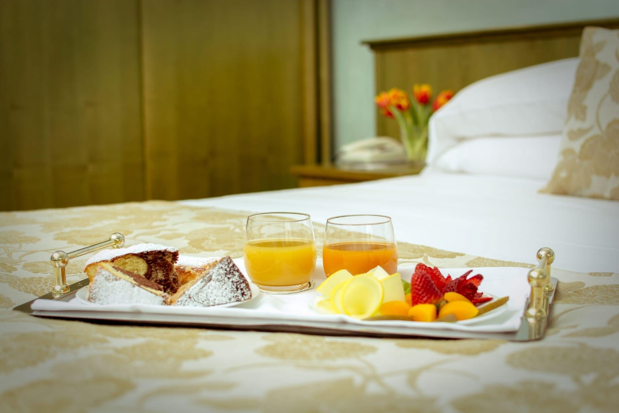 Hotel Santacroce Meeting Сульмона Экстерьер фото