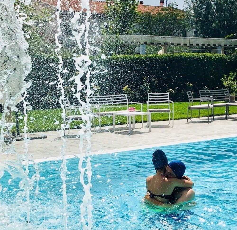 Hotel Santacroce Meeting Сульмона Экстерьер фото