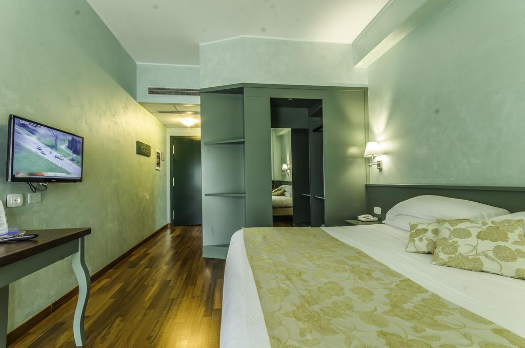 Hotel Santacroce Meeting Сульмона Экстерьер фото