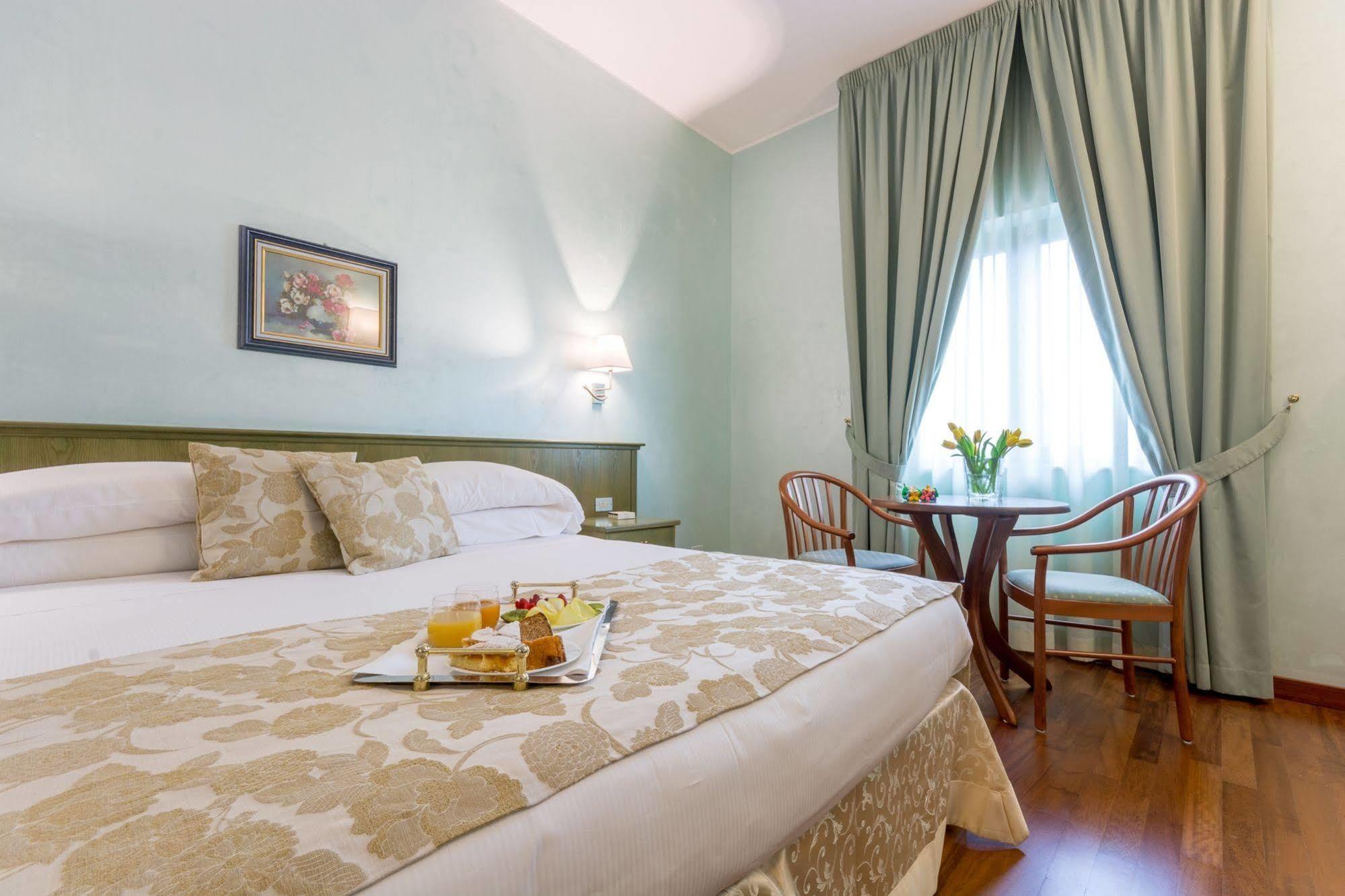 Hotel Santacroce Meeting Сульмона Экстерьер фото